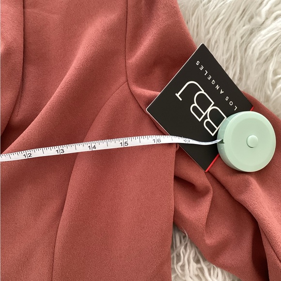 🌹Nice lightweight rouched sleeved blazer🌹 - Picture 5 of 8